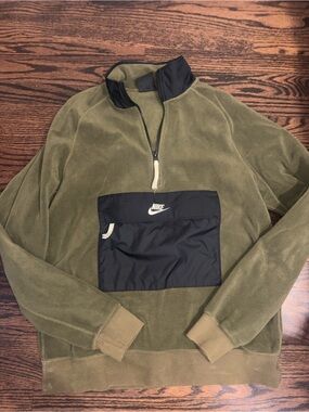 Men’s Nike Sweatshirt
